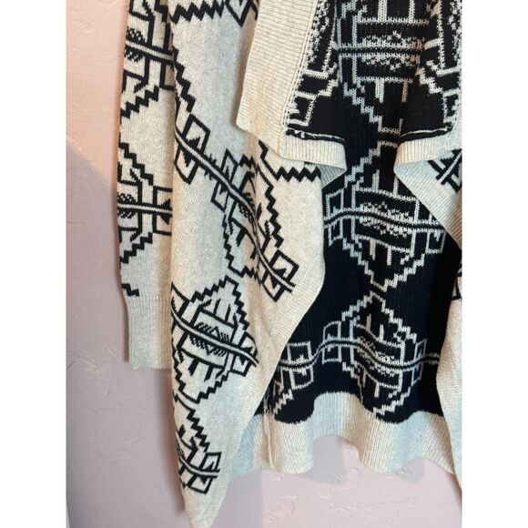 Staring at Stars by Urban Outfitters Aztec Open Front Waterfall Cardigan Small - Picture 5 of 8